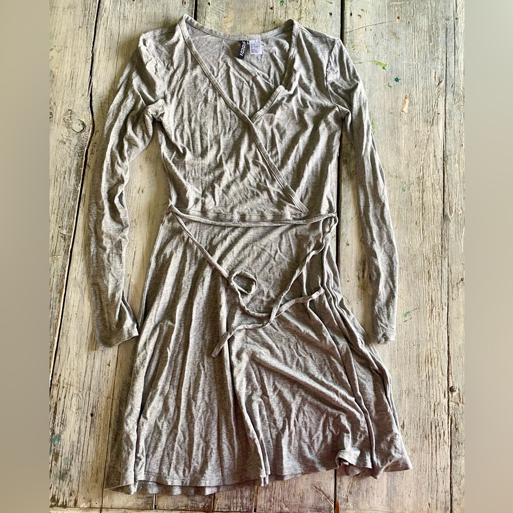 Divided H&M gray wrap dress with tie
